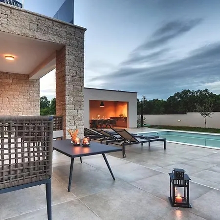 וילה Omnia By Istrialux Loborika