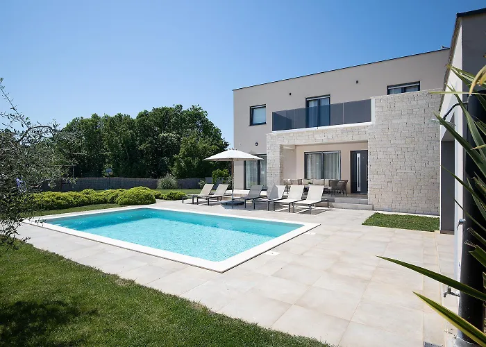 Omnia By Istrialux *